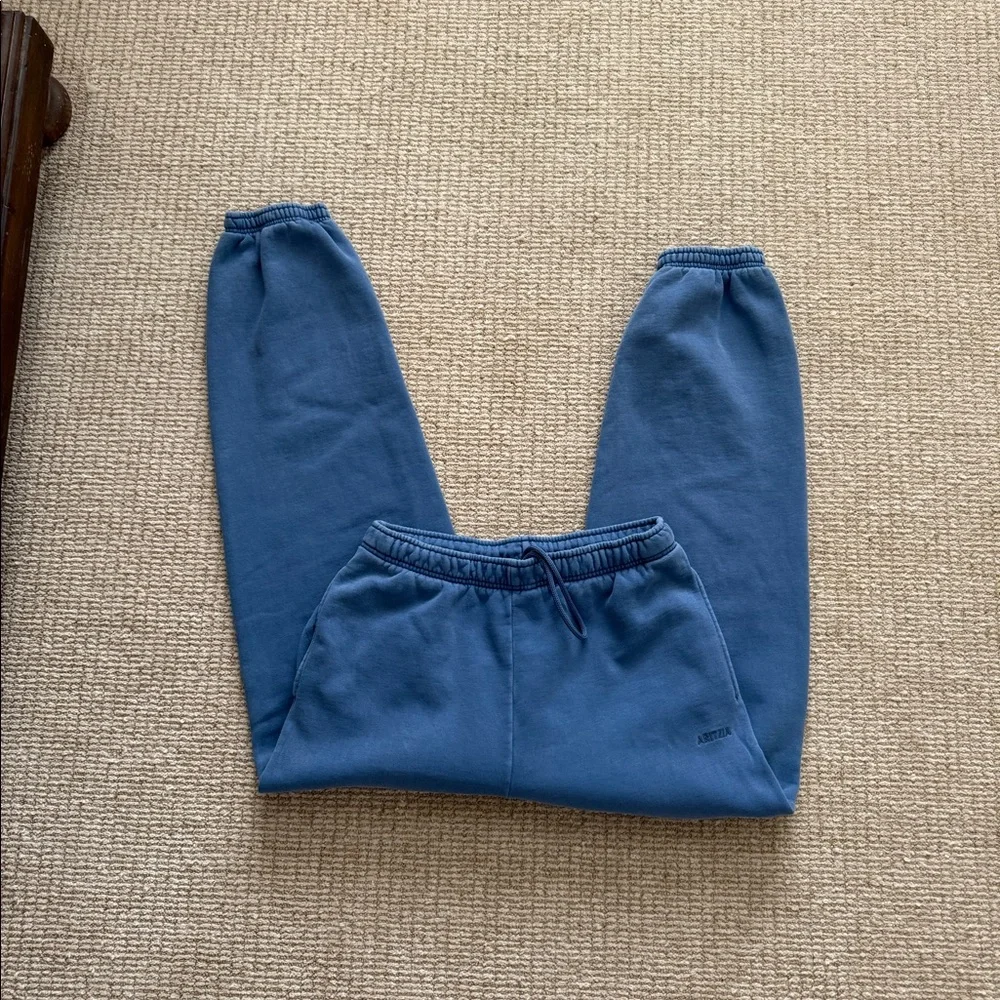 Aritzia Hoodie and Sweatpants - Picture 2 of 10